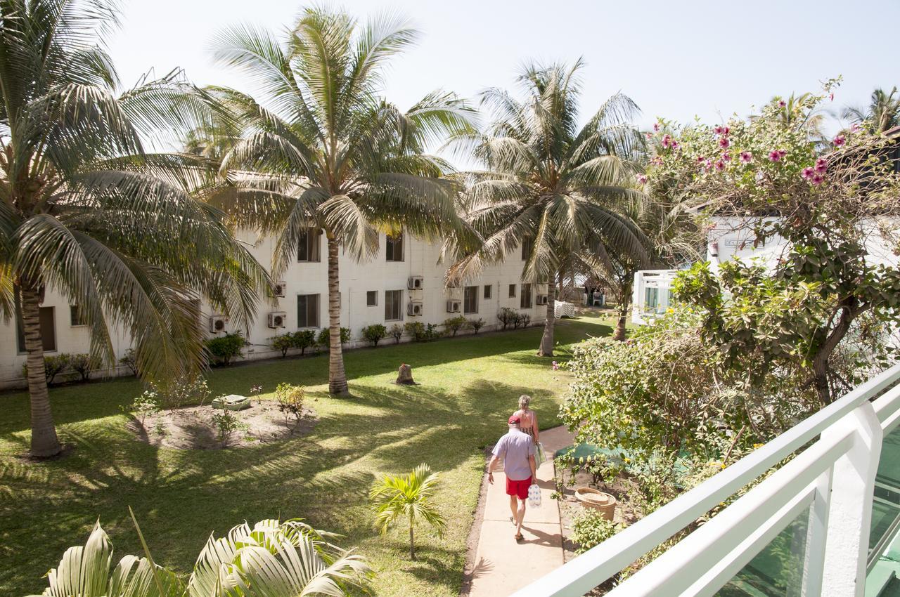 Bungalow Beach Hotel Serrekunda Luaran gambar