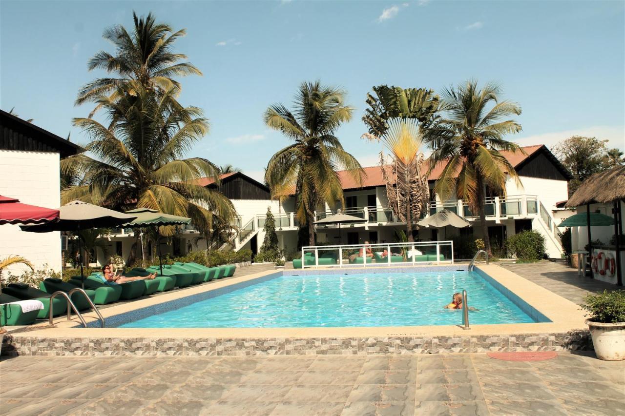 Bungalow Beach Hotel Serrekunda Luaran gambar