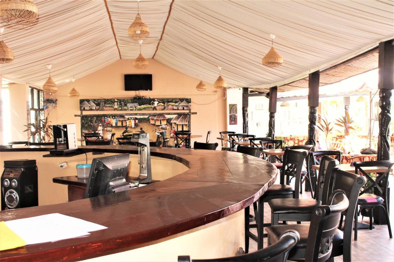 Bungalow Beach Hotel Serrekunda Luaran gambar