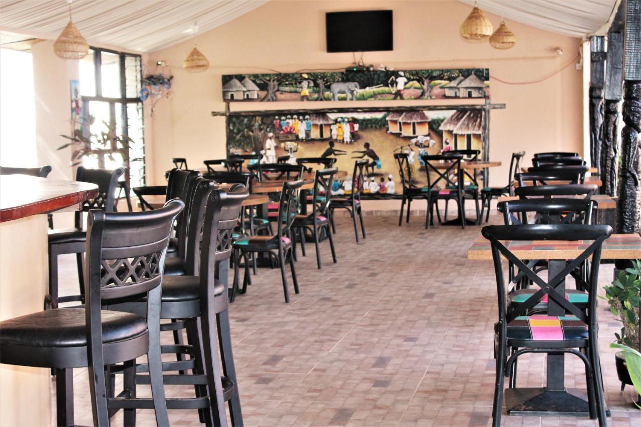 Bungalow Beach Hotel Serrekunda Luaran gambar